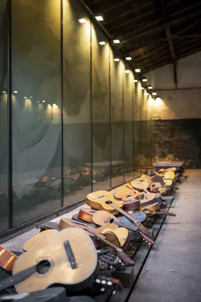 Rebecca Horn: Konzert für Buchenwald, 1999